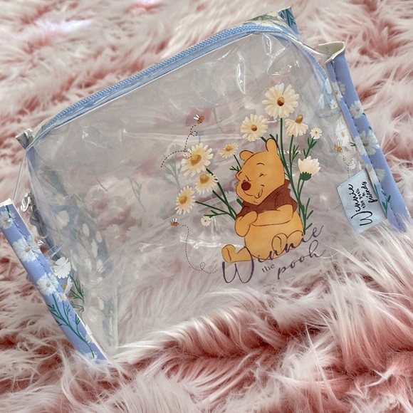 NWT!✨PRIMARK EXCLUSIVE✨Gorgeous Disney’s Winnie the Pooh Floral Makeup Bag! 🐻🍯 - Picture 4 of 8
